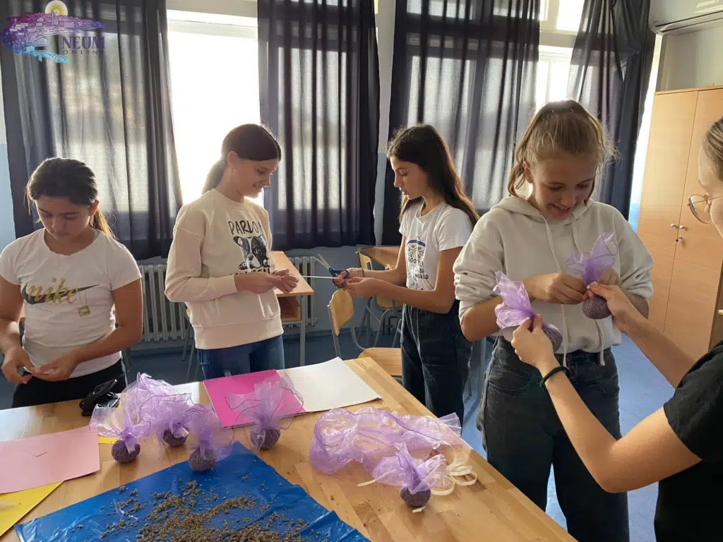 FOTO | Domaćinstvo – aktivnost kojoj se neumski osnovnoškolci raduju