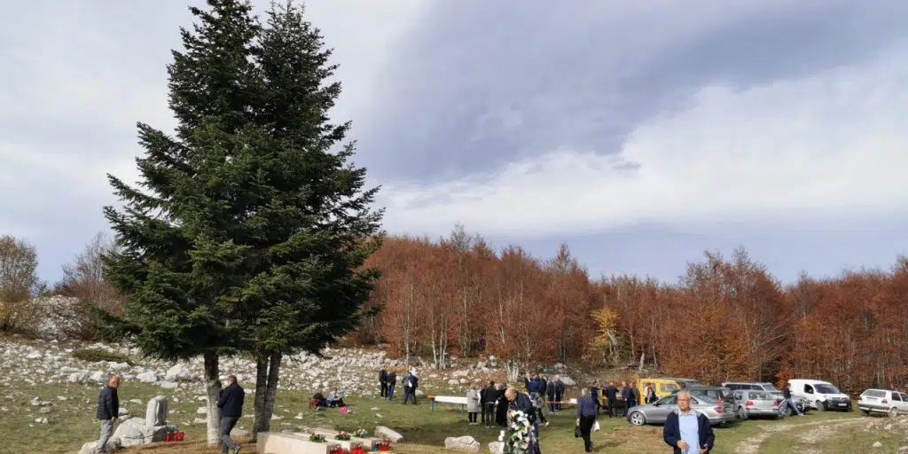 OBNOVLJEN SPOMENIK DUVANDŽIJAMA NA ROSULJAMA