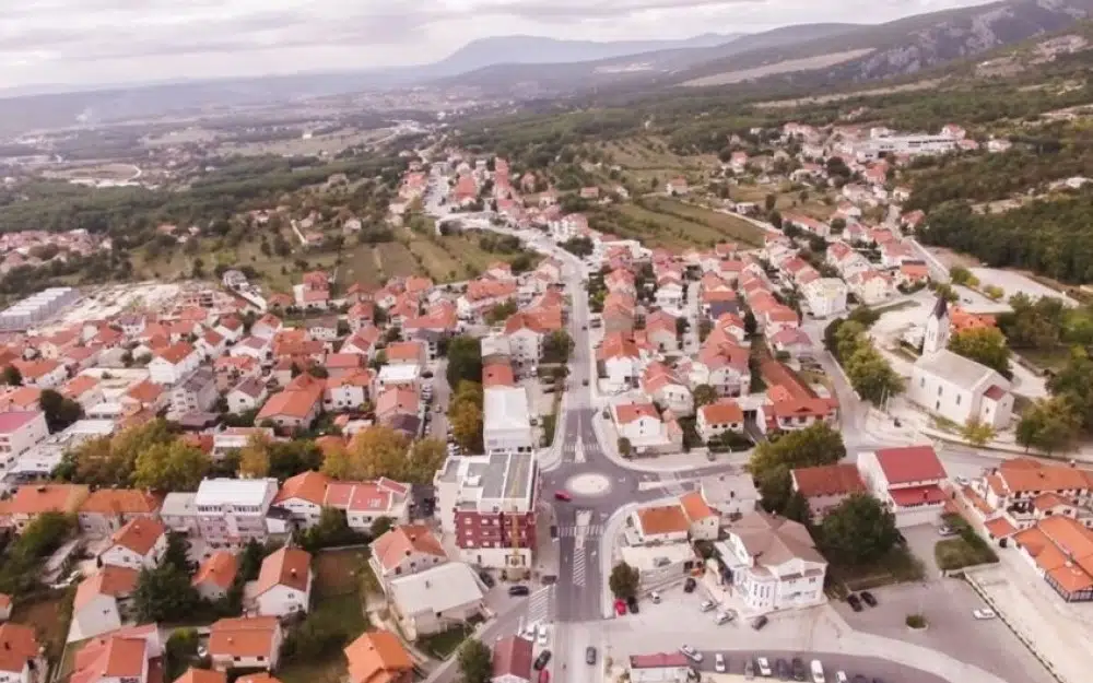POSUŠJE Raspored svetih misa za svetkovinu Svih svetih i Dušni dan