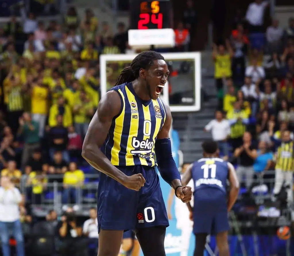 EL: Fener nastavlja mljeti, Maccabi “okrenuo” Monaco, Barca rutinski u Münchenu