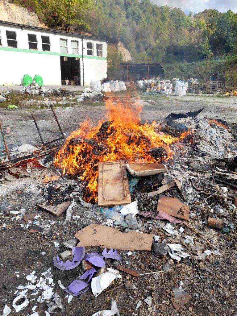 OSR Konjic: Izvršeno uništavanje 38 mreža krivolovaca OSR Konjic: Izvršeno uništavanje 38 mreža krivolovaca