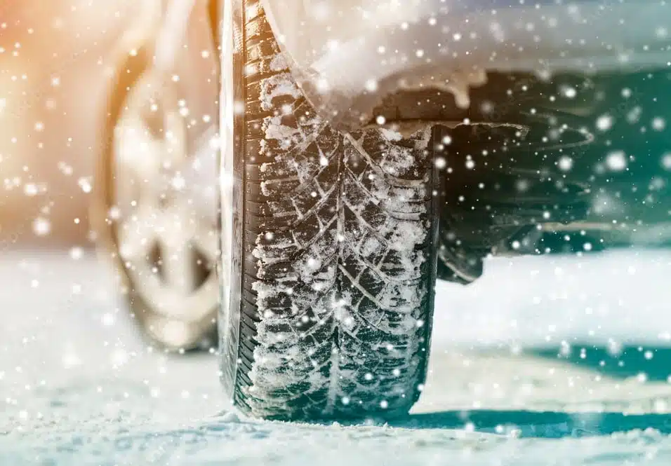Od danas obavezno posjedovanje zimske opreme za automobile