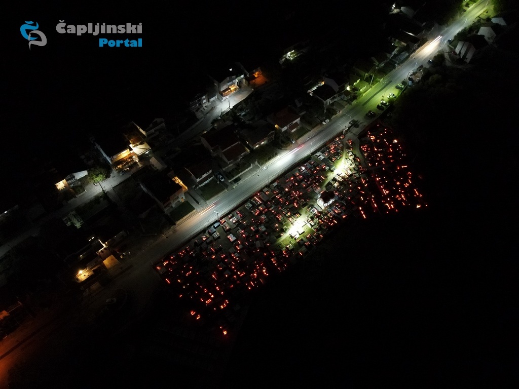 FOTO | Slike iz zraka – sjaj tisuća svijeća u groblju sv. Franje Asiškog