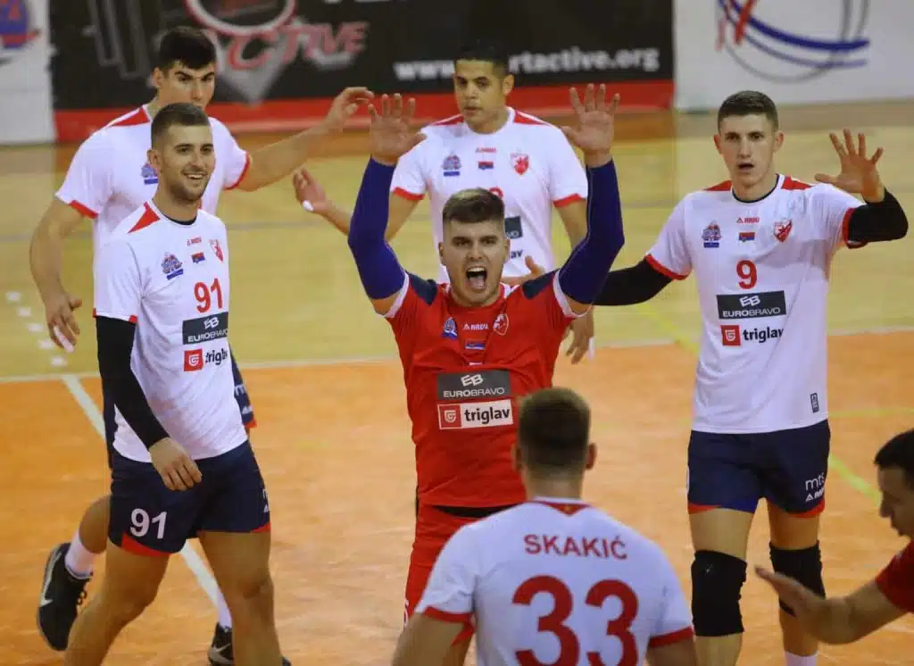 IZ ZVEZTE UOČI OBRAČUNA S MLADOM RADNICOM PORUČUJU: Nemamo pravo na kiks