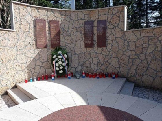 Izaslanstvo HDZ 1990 položilo vijence za poginule branitelje Kupresa