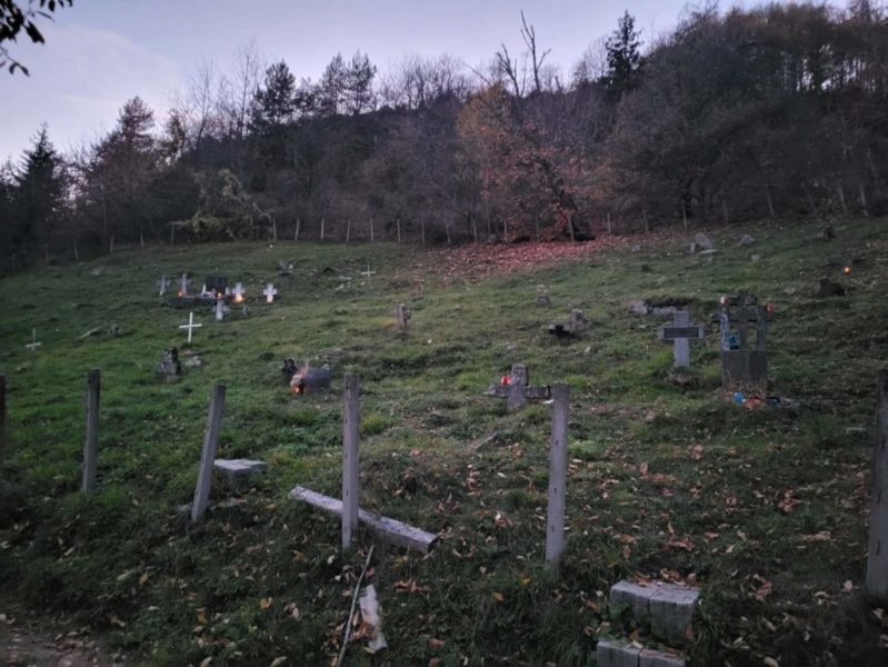 Ukraden dio ograde katoličkih groblja u mjestima Ivanci i Crni Vrh