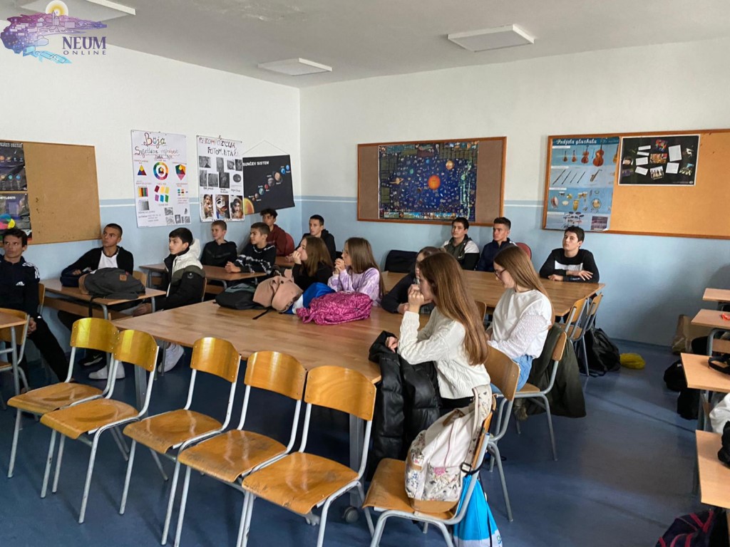 FOTO | Osnovnoškolcima održano edukativno predavanje o bitci za Vukovar