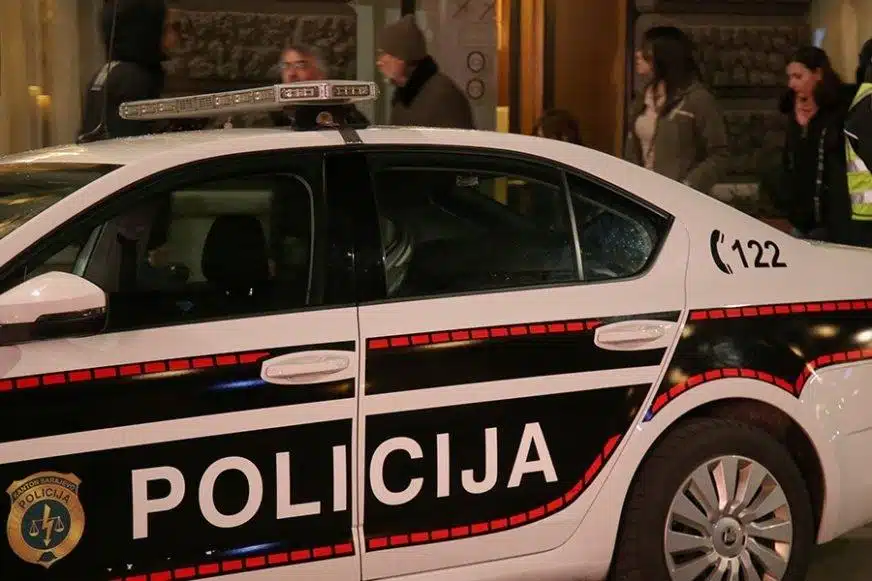Burna subota u Sarajevu: Pucnjava u Starom Gradu, razbojništvo uz prijetnju pištoljem, nožem, suzavcem…