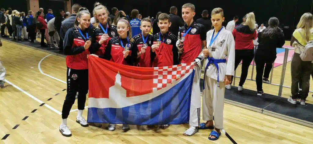 POSKOCI NASTUPALI U SARAJEVU, ŠIMUN I ANTEA OKITILI SE ZLATOM