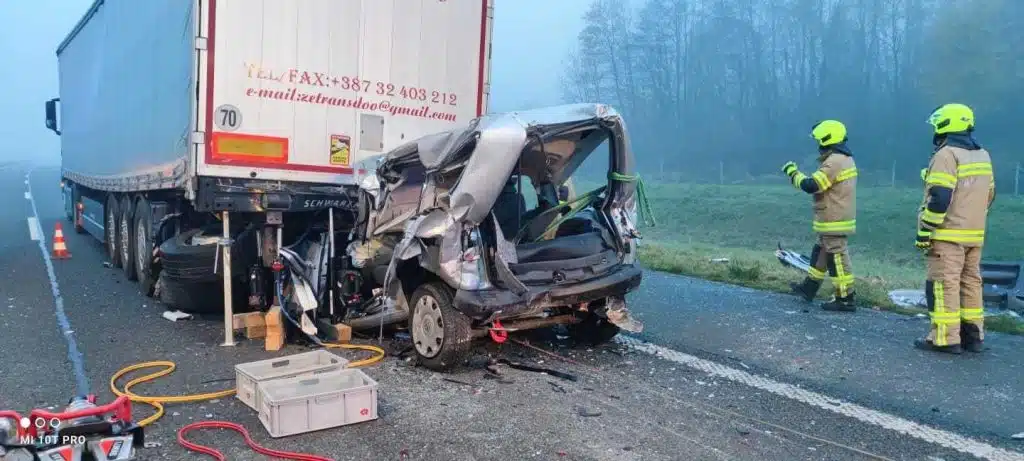 Državljanin BiH izazvao stravičnu nesreću u Hrvatskoj: Poginula starija žena, jedna osoba je teško povrijeđena – Vozio je autobus njemačkih registracija