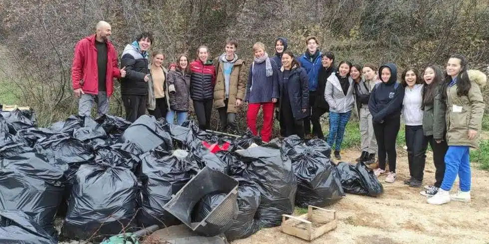 Aktivisti Eko HUB-a Blagaj i studenti UWC-a Mostar očistili Bunske kanale