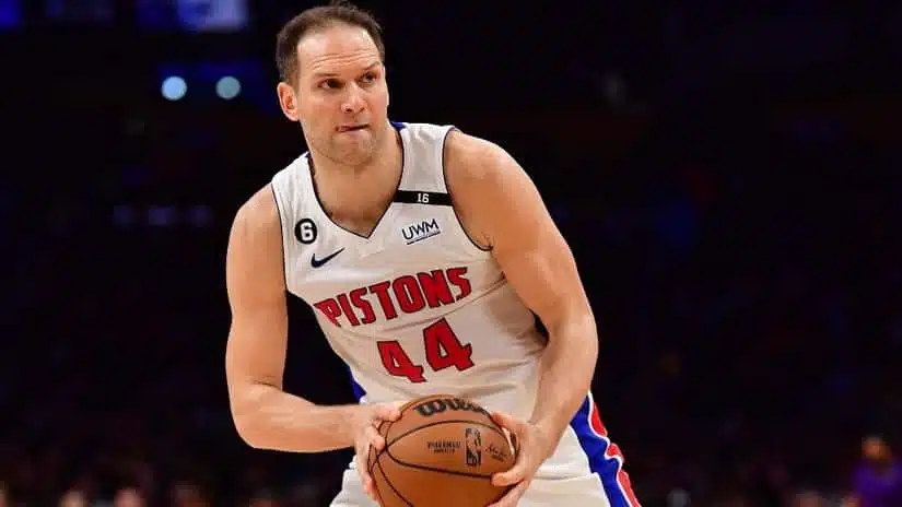 Bogdanovićevih 21 u porazu Pistonsa, povratak Irvinga, Dončić izjednačio negativni rekord, Curry i Thompson zabili 74