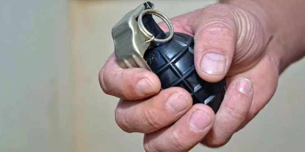Pronađena ručna bomba na Luci