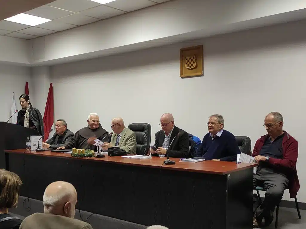 U Tomislavgradu predstavljena knjiga Jure Šimića: “Duvanjska djeca – zagrebački starci”
