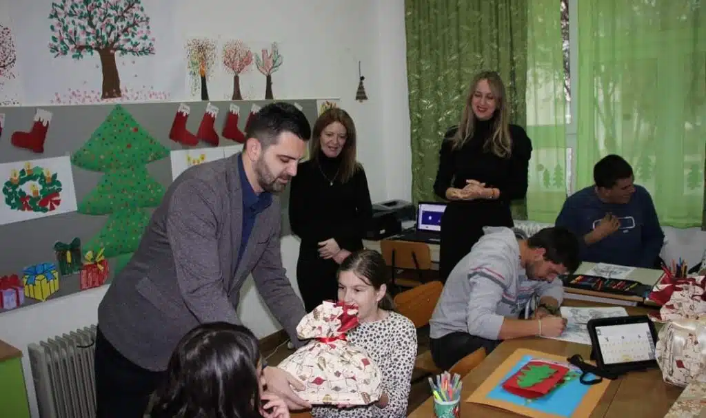 SV. NIKOLA: Podijeljeni darovi djeci iz općine Posušje