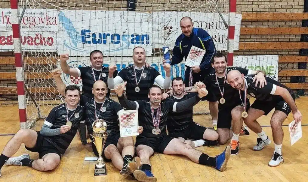 VETERANI HŠK POSUŠJE POBJEDNICI SU TURNIRA HVIDRA MOSTAR 2022