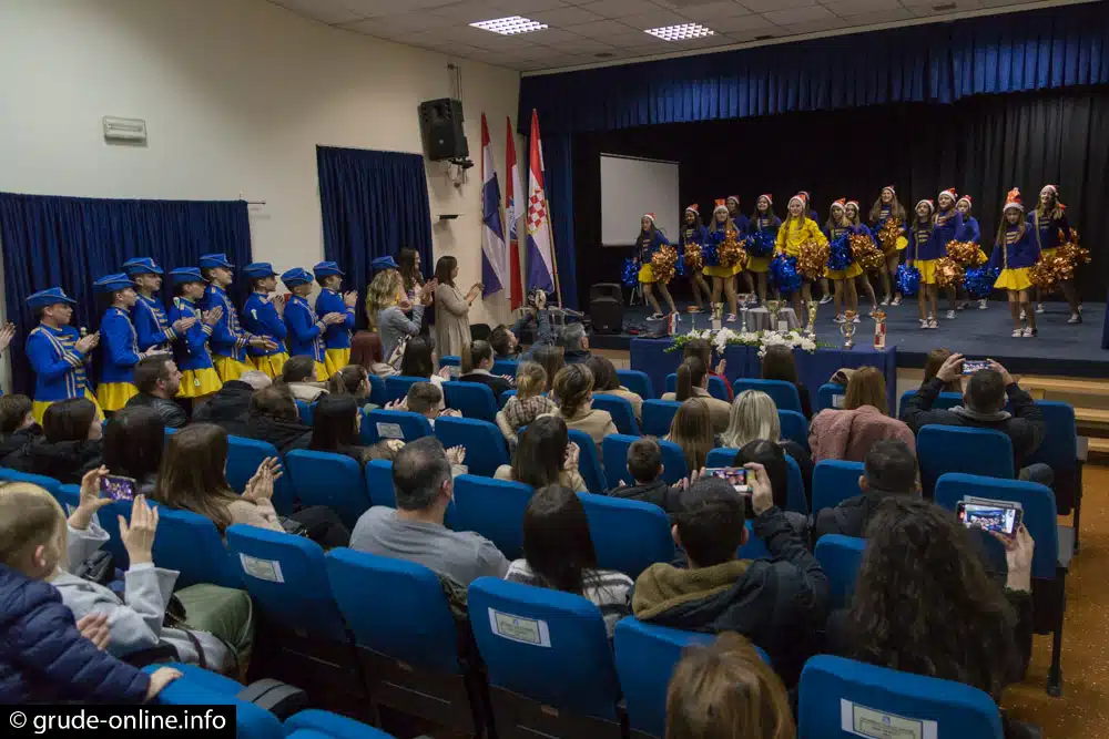 FOTO: Grudske mažoretkinje proslavile 20. rođendan
