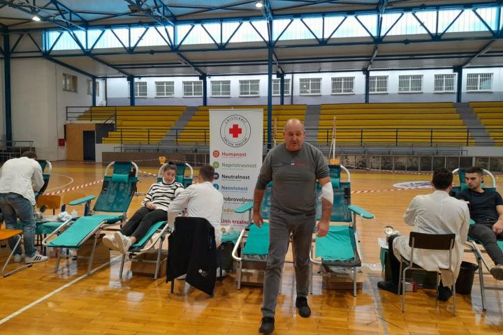 sjajna akcija dragovoljnog darivanja krvi u posušju: 85 osoba pristupilo darivanju, a 67 ih darovalo krv!