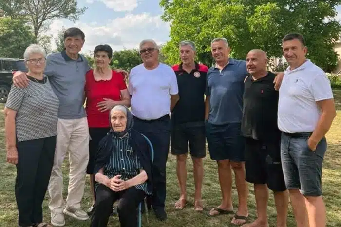 Baka Janja Puljić sa Stjepan Križa napunila proslavila 102. rođendan!