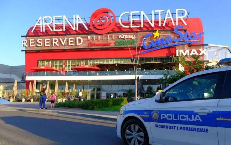 CENTRI ZATVORENI : Dojave o bombama i u više shopping centara; Evakuiran i splitski Joker, u Avenue Mallu lažna uzbuna