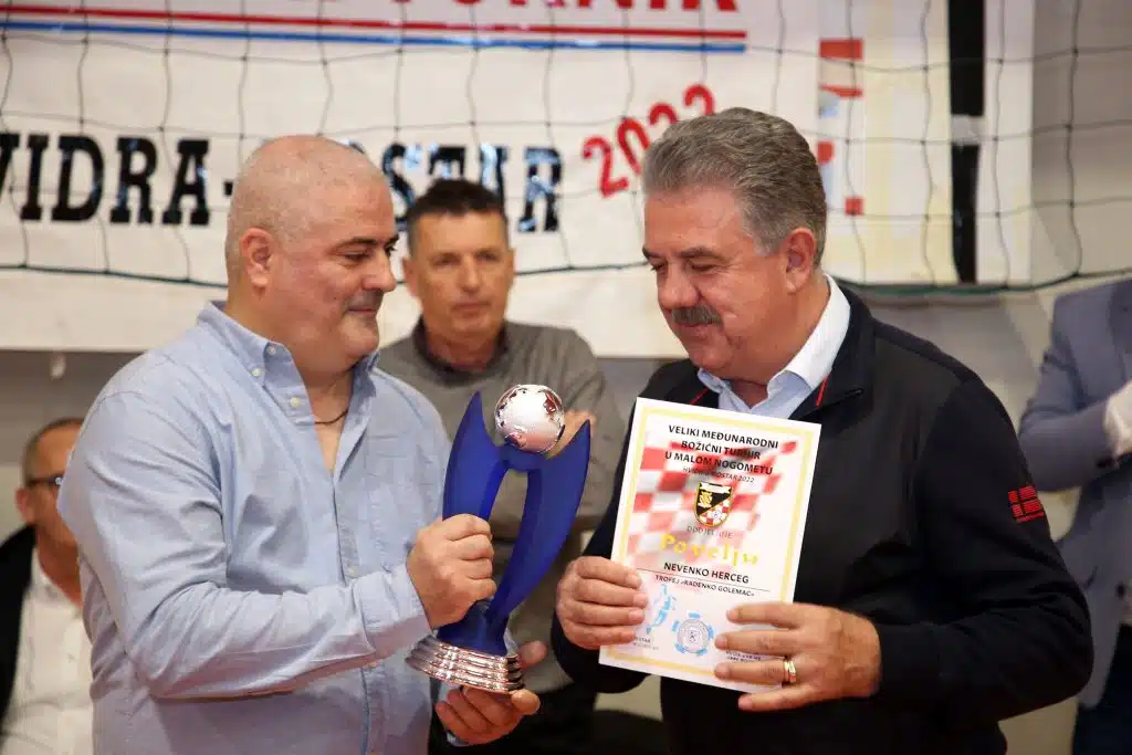 HERCEG PREDAO POKAL POBJEDNICIMA TRADICIONALNOGA HVIDRINA TURNIRA