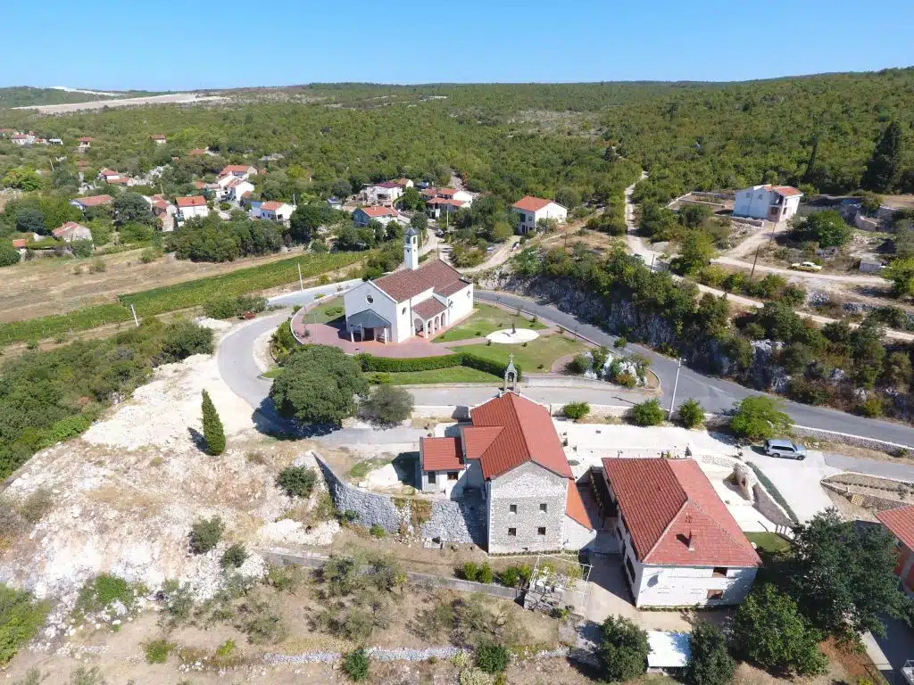 Izložba skulptura “Hommage fra Didaku Buntiću” 8. prosinca u Gradnićima
