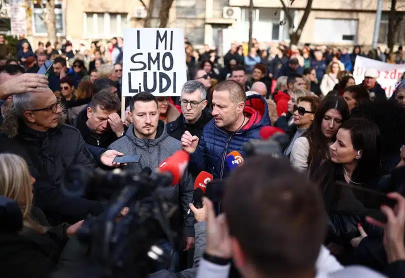 Masovni prosvjed zdravstvenih radnika u Mostaru