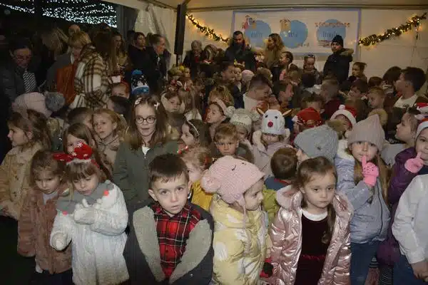 Nastup vrtićke djece i lutkarska predstava na Adventu u Ljubuškom