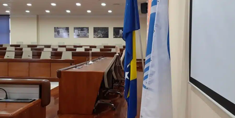 Performans ‘Ne mogu više’ u Gradskoj vijećnici u Mostaru