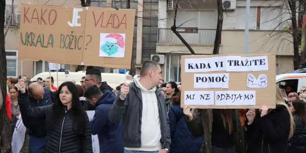 Protest zdravstvenih radnika: Od miliona, nama ni marka