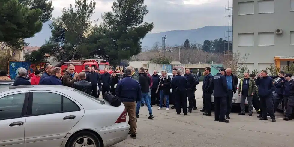 Sindikati protestovali na platou Gradske vijećnice