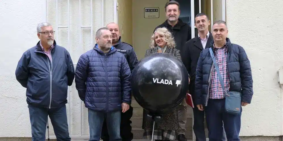 Štrajk upozorenja sindikata korisnika budžeta HNK