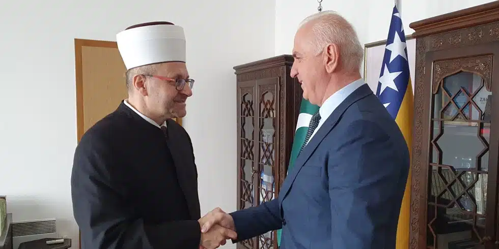 “Unapređenje saradnje”: Srbijanski konzul u Mostaru posjetio muftiju Dedovića