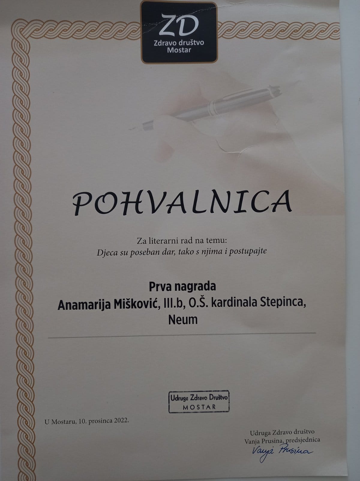 anamarija mišković osvojila 1. mjesto na literarnom natječaju s pjesmom “tata, digni me visoko”