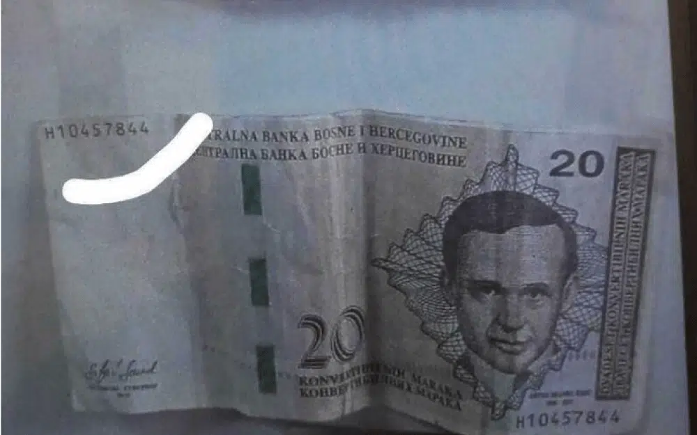 OPREZ! Pojavilo se lažnih 20 KM, evo kako ih prepoznati