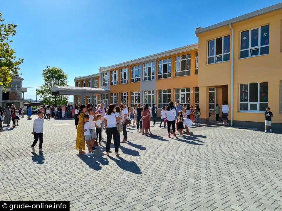 I osnovne škole u ŽZH stupaju u opći štrajk