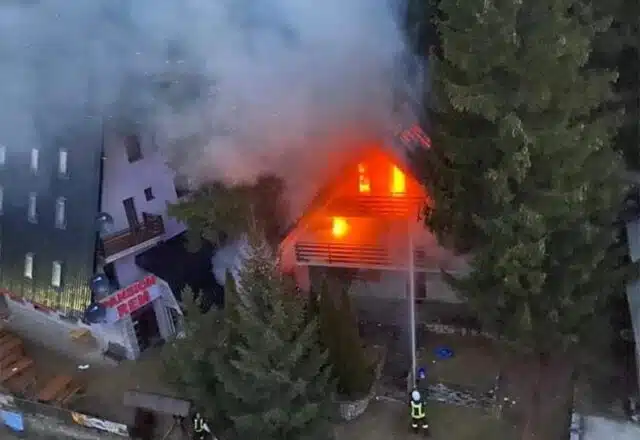 Na Vlašiću izgorjela vikendica | HIP.ba