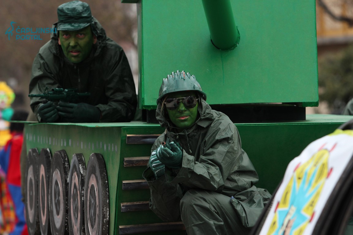 FOTO | Maškarska Republika preuzele ključeve grada; kreativne maske prodefilirale Čapljinom