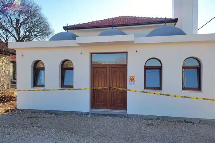 Zapečaćena džamija u Neumu