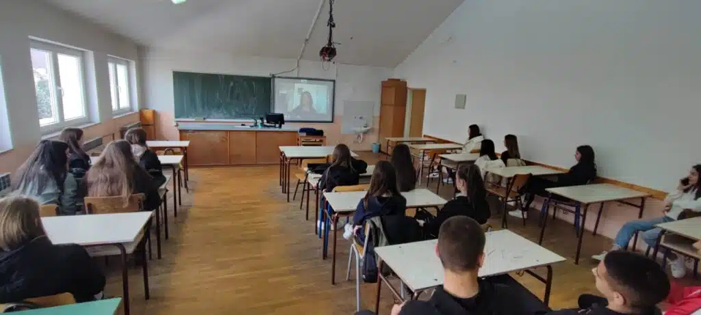 Inovativna nastava: Svjetska znanstvenica posuškim gimnazijalcima održala predavanje