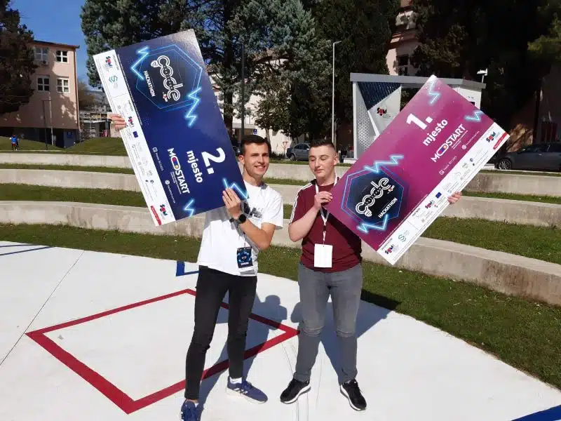 Duvanjskim strukovnjacima prvo i drugo mjesto na Code Challeng Hackathonu