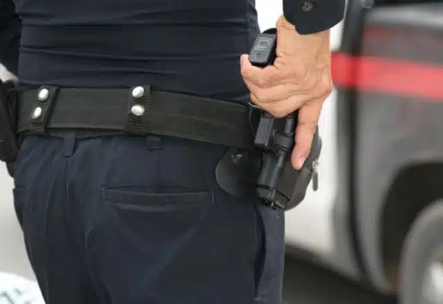 Drama u Metkoviću: Pokušao prokrijumčariti šest stranaca, policija mu pucala u gume | HIP.ba
