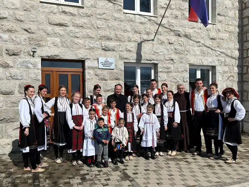 FOTO : Pastirski pohod biskupa Petra Palića Župi Roško Polje