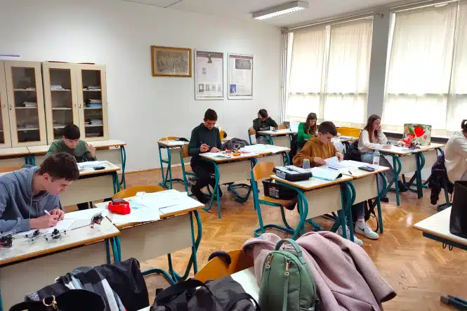 Neumljani nastavljaju nizati uspjehe, Roko Begušić županijski prvak iz fizike!