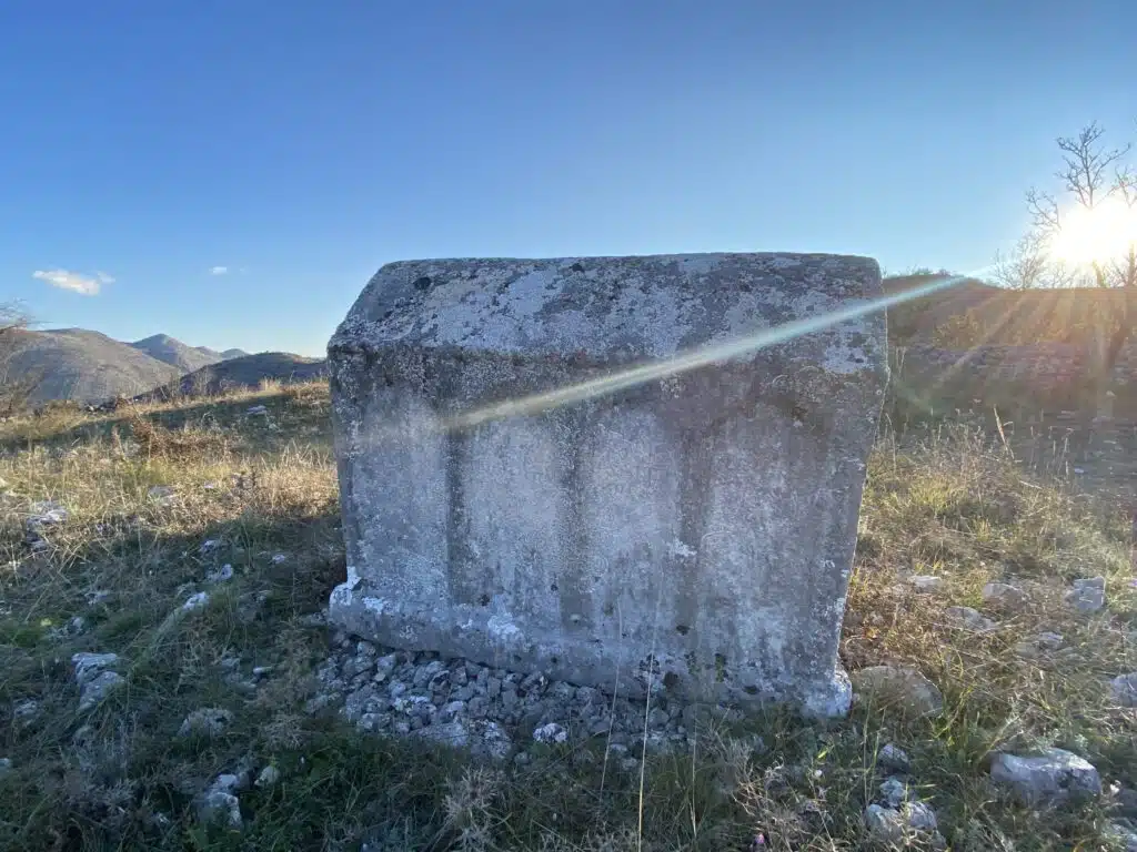 Neumski i humski stećci