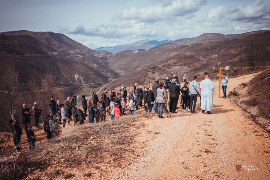 put križa: završna pobožnost na brdo gradac u župi uzdol