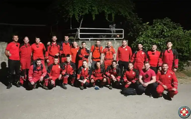Članovi GSS Široki Brijeg i Posušje pronašli izgubljeno stado od 27 ovaca