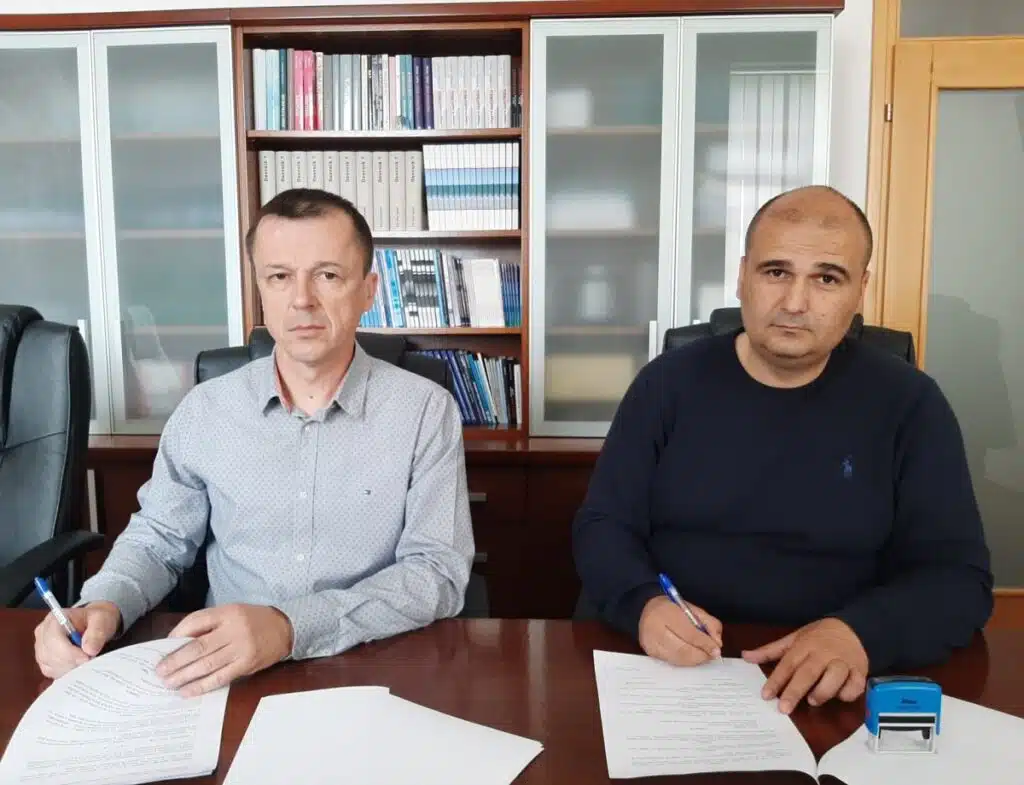 GRAD LIVNO / Potpisan ugovor o prijevozu učenika do kraja školske godine