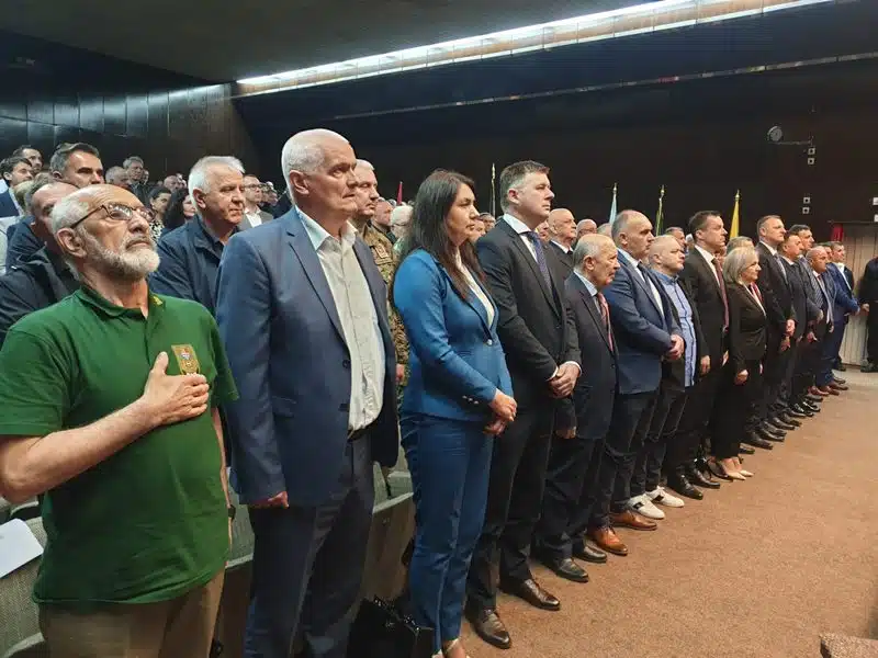 FOTO: ZAVRŠENA proslava 31. obljetnice Dana obrane Livna