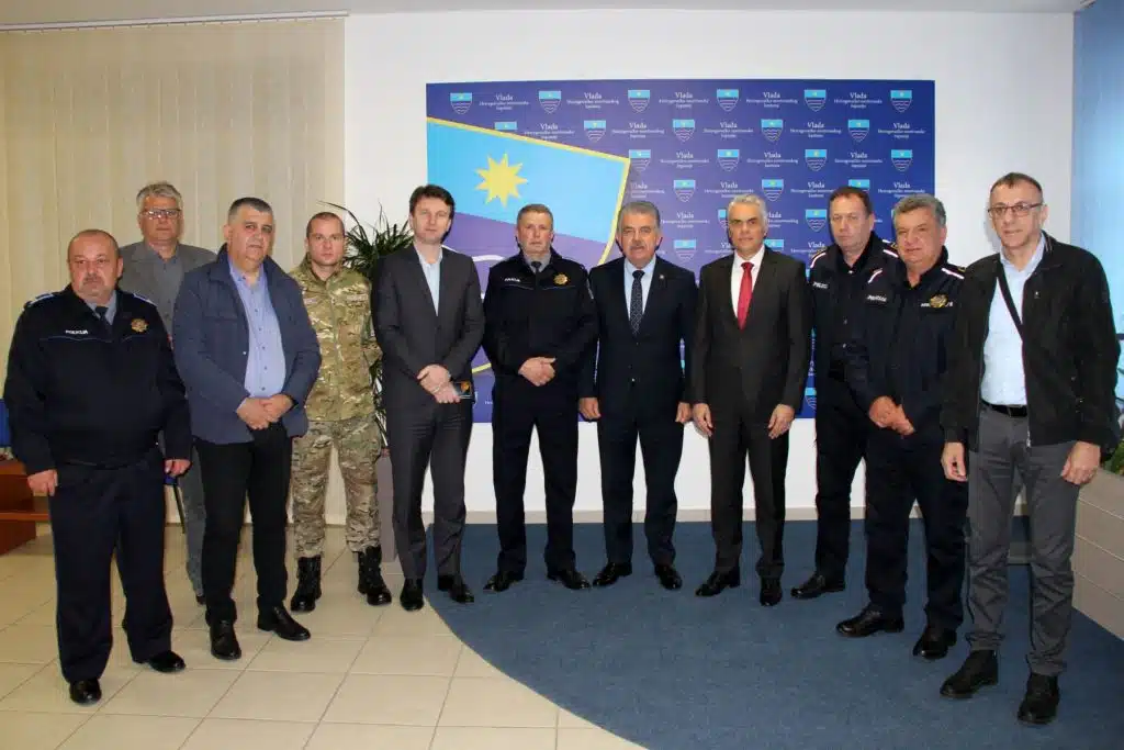 KOLEKTIVNI UGOVOR IZMEĐU VLADE HNŽ-a I SINDIKATA POLICIJE